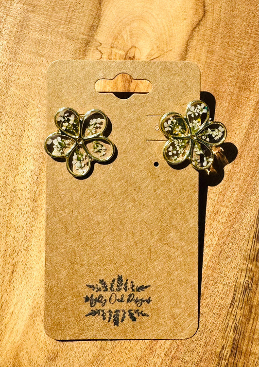 Golden White Daisy Studs